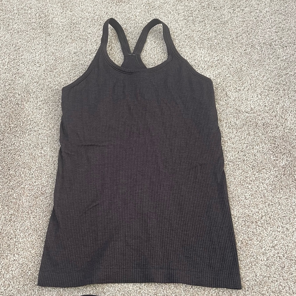 Lululemon top